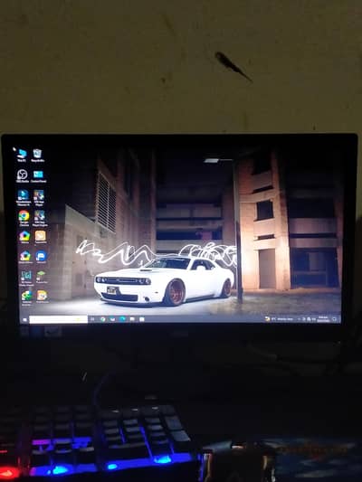 Gaming pc including monitor gaming mouse and keyboard