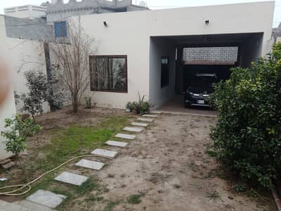 Executive Class (bachelor or married couples)