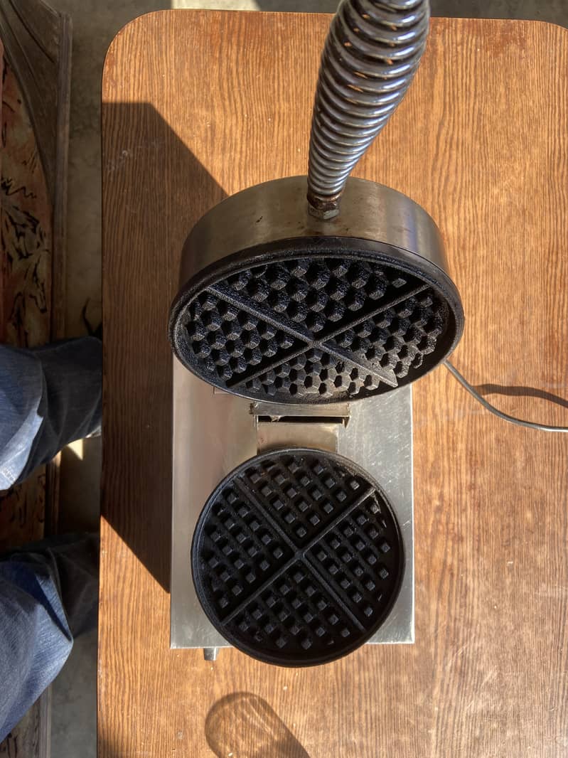 Waffle maker 4