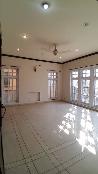 1 kanal Ground Portion For Rent in E-11/4