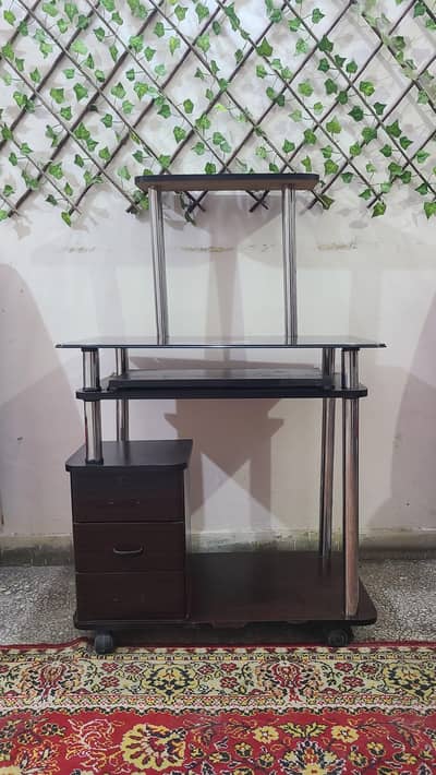 Urgently Selling Computer Table [Good Condition]