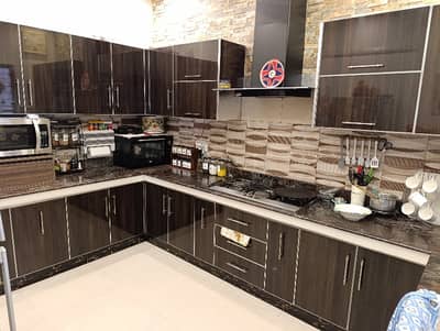 8 Marla Beautiful House In Divine Garden