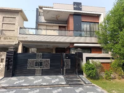 10 Marla Beautiful House In Eden City