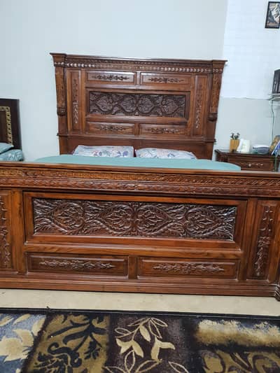 Solid Sheesham wood  lush room furniture for sale at very reasonable c