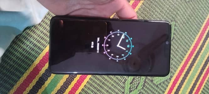 LG G8 thninq 6 128+ 3200mh