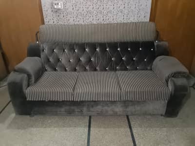 Branded sofa set for sale