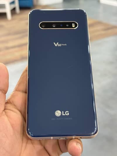 LG V60 ThinQ 5G, 10 / 10, Blue Color