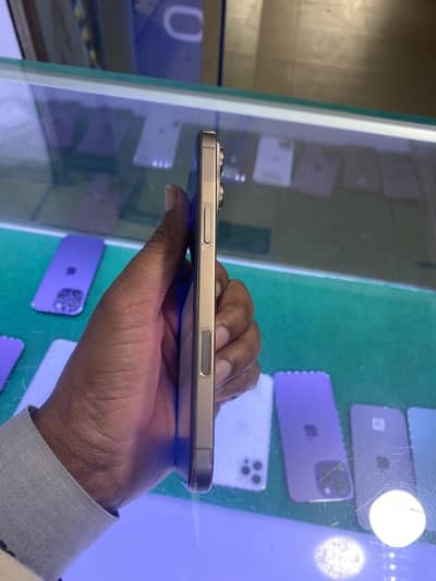 16 pro max fectury unlock 256 gb 96% betry