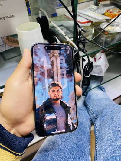 14 pro 256 gb pta  85% battery