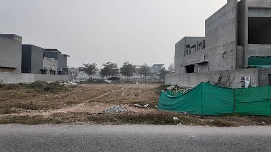 "Discover Elegance: Plot No. 93, Block Q, DHA Phase 7 Awaits"