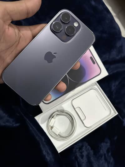 Iphone 14 pro with box and original cable