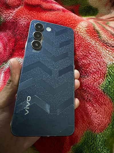 vivo y100 . . . . 8+8 . . memory 256gb