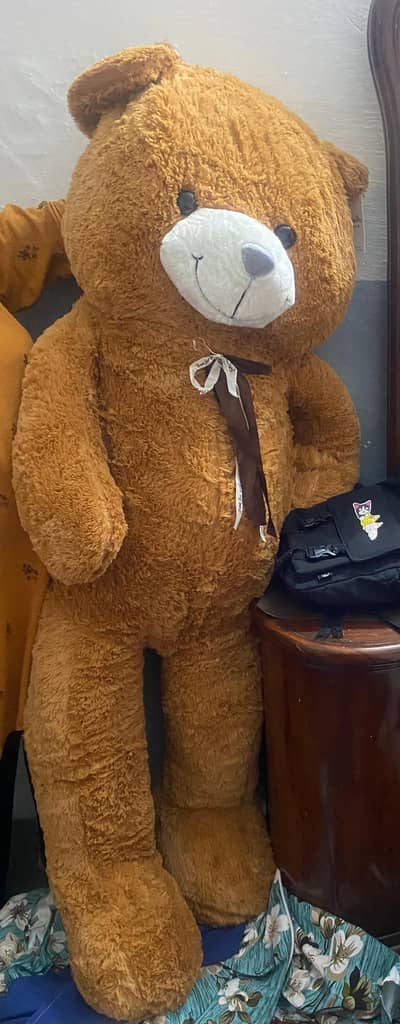 Giant 5.5 ft Teddy Bear – Super Soft & Cuddly(brand new)