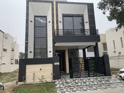 5 MARLA BRAND NEW HOUSE IS AVAILABLE FOR SALE ON TOP NOTCH LOCATION OF DHA PHASE 11 RAHBAR SECTOR 2