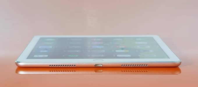 Apple iPad Pro 9.7-inch 256GB Storage with original chrger