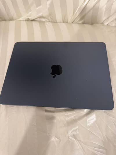 Apple MacBook Air M2 – 2022 Model