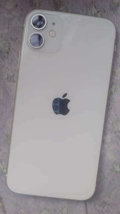 White iphone 11 ( non pta ( factry loock) 64gb
