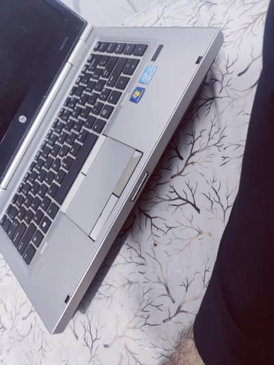 Hp elite book ( 8470 P )