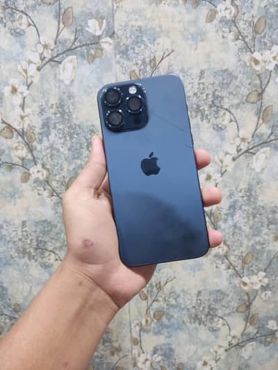 i phone 15 pro max master/c  urgent sale