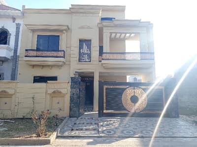Good Location House Of 10 Marla In Master City - Block B Is Available