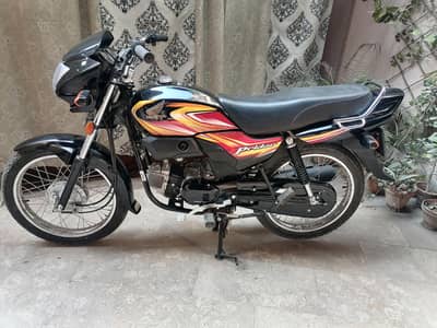 Honda pridor new condition only 1800km drive