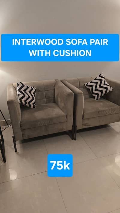 2 sofa chairs