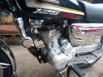 125 self start bilkul new condition only 4295 km drive