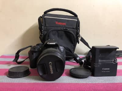 Canon 700D with lense 18-135