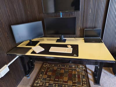 Computer Table - 5.5 ft length, 2.5 width, Height 2.5