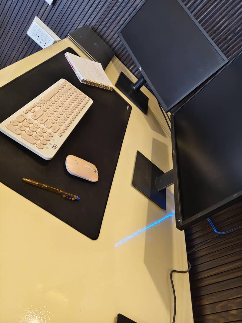 Computer Table - 5.5 ft length, 2.5 width, Height 2.5 1