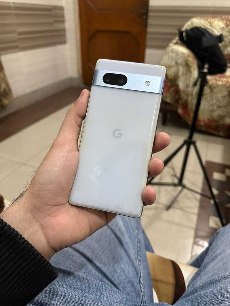 Google pixel 7A 3