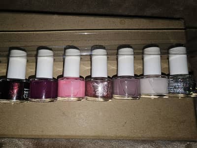 Nail Polish Unique Colours and long lasting