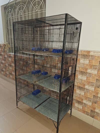 Pinjra Mazboot He 2 he  or ek 3 portion wala hi avalibe he no damg New