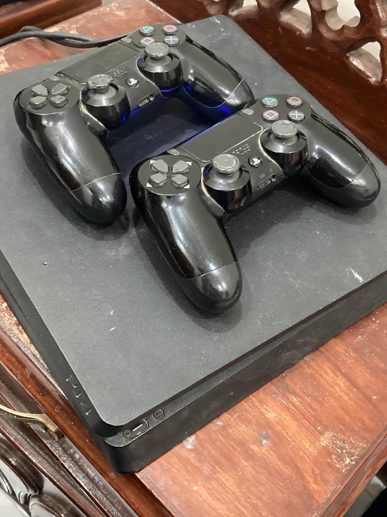 ps4 with controllers 0