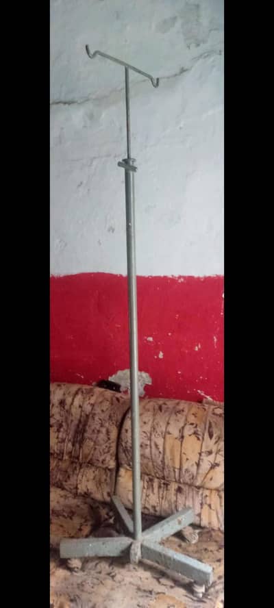 Drip stand for sale  bilkul Tek hy stand