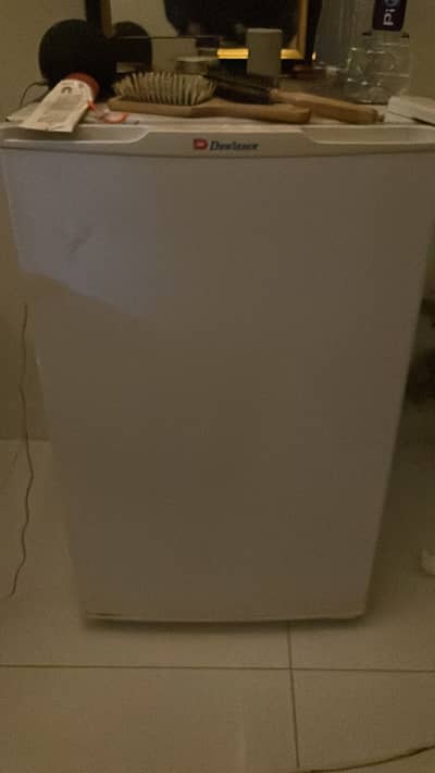 Almost New Dawlence Single Door fridge