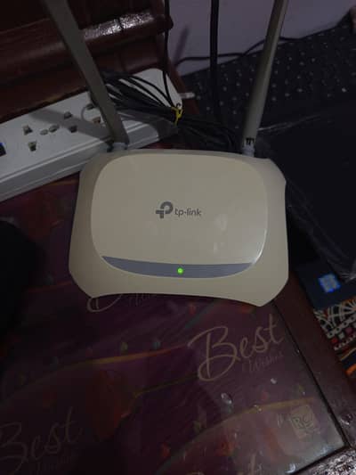TP link router 840n  with charger