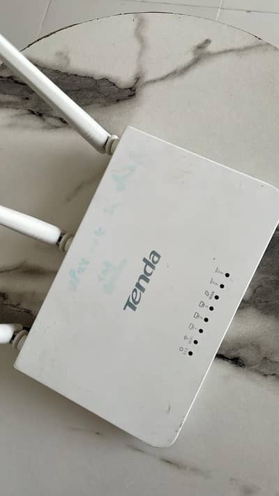 Tenda F3 WiFi Router