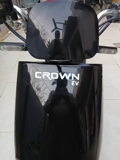 Crown EV T10 scooty for sale