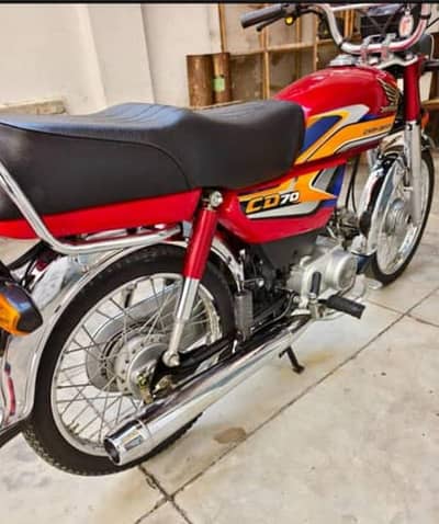 2024 Honda 70 2025 ka sticker laga h 0/3/2/38816848