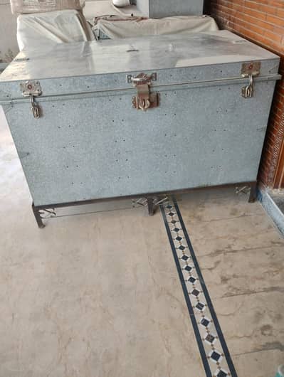 6x3 feet peti and smart wheel