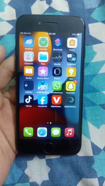 iPhone 7 (128GB) – 100% Battery Health  | Well Maintained |