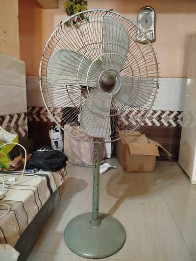 Yunus Full Size Revolving Padestal Fan