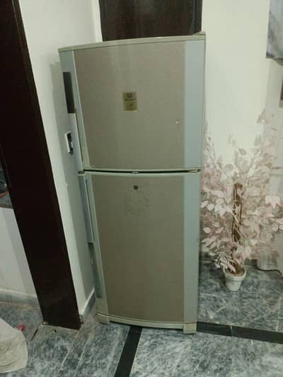 Dawlance fridge for sale
