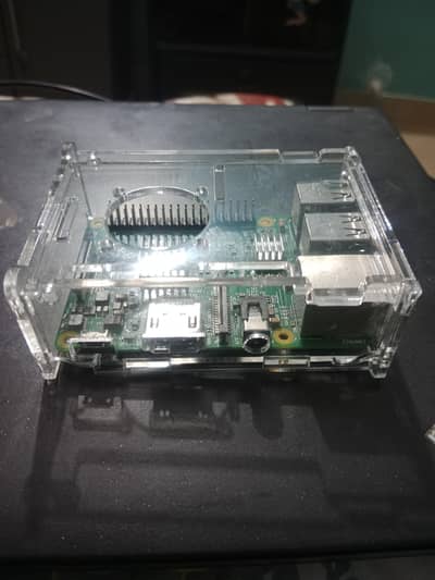 Raspberry Pi 3 Model B/ IoT board/ Good Condition(With Charger & Case)