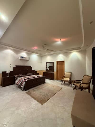 30 MARLA FURNISHED CORNER LOWER PORTION WITH BASEMENT FOR RENT