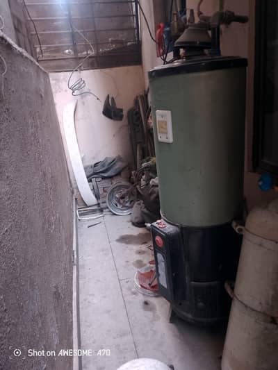 Gas Geyser for sale 45 gallons storage
