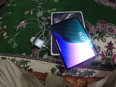 Apple ipad air 5 m1 chip 10/10 condition -for sale