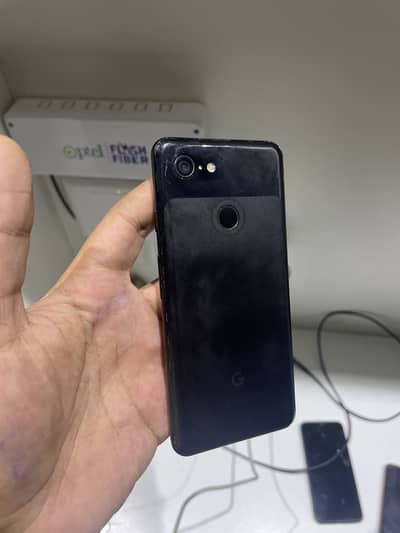 Pixel 3 working condition front camera dusty