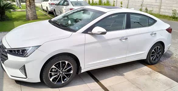Lahore Rent a Car - Toyota Corolla, Toyota Yaris Honda City, Altis 1.6